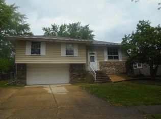 1104 Alexander Ct, Streamwood, IL 60107