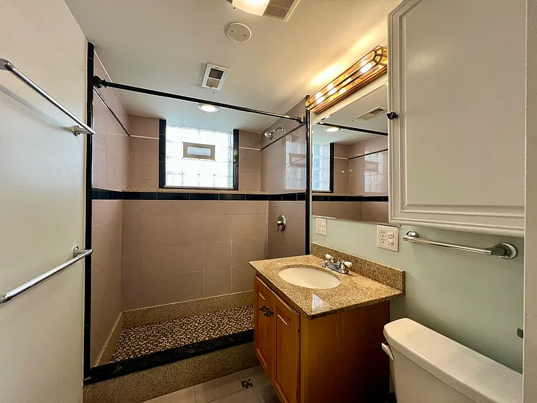 2915 N Lawndale Ave #0 — Photo 8