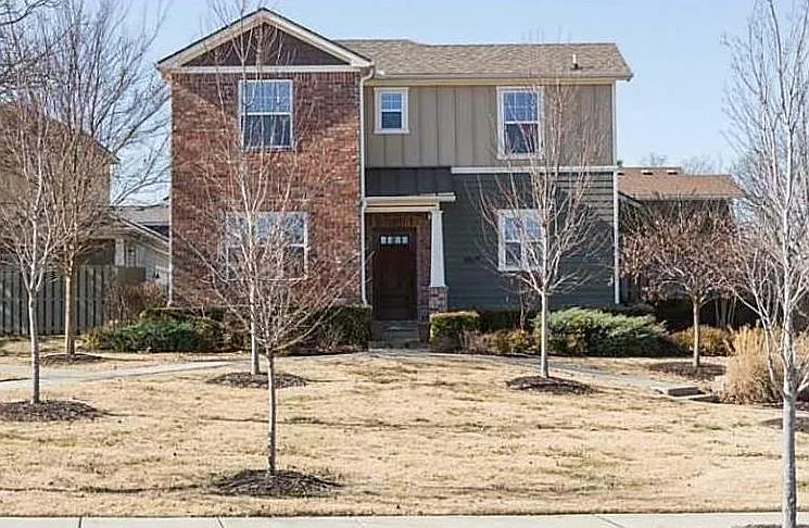 2590 E Carnation Ct — Photo 1