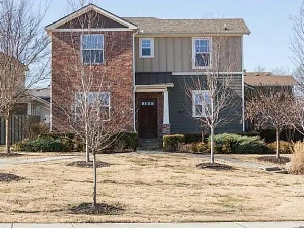 2590 E Carnation Ct, Fayetteville, AR 72703