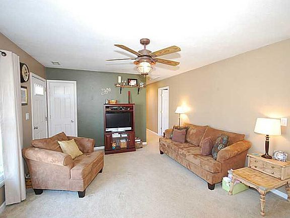 5th image of 111 Waterman Dr