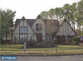 11 Alluvium Lakes Dr, Voorhees, NJ 08043