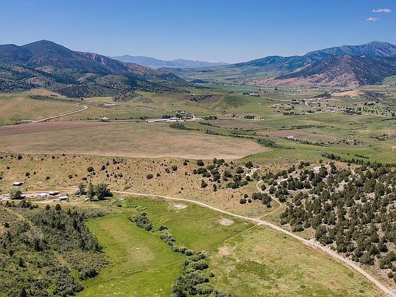 4th image of E Creek Rd