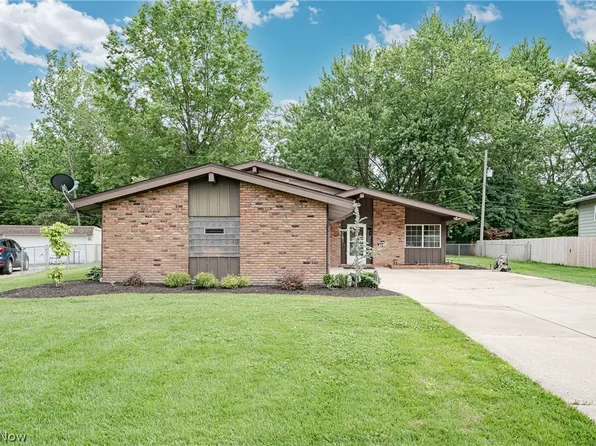23823 Beaumont Dr, North Olmsted, OH 44070