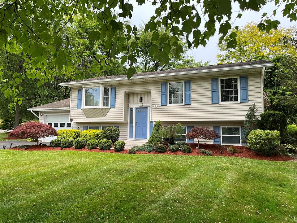 1st image of 100 Bradley Ct