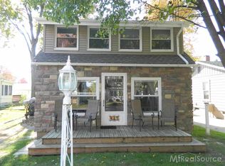 417 Louis Ave, Cottrellville, MI 48039