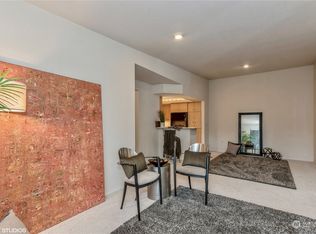 1308 Bellevue Way NE APT 4, Bellevue, WA 98004