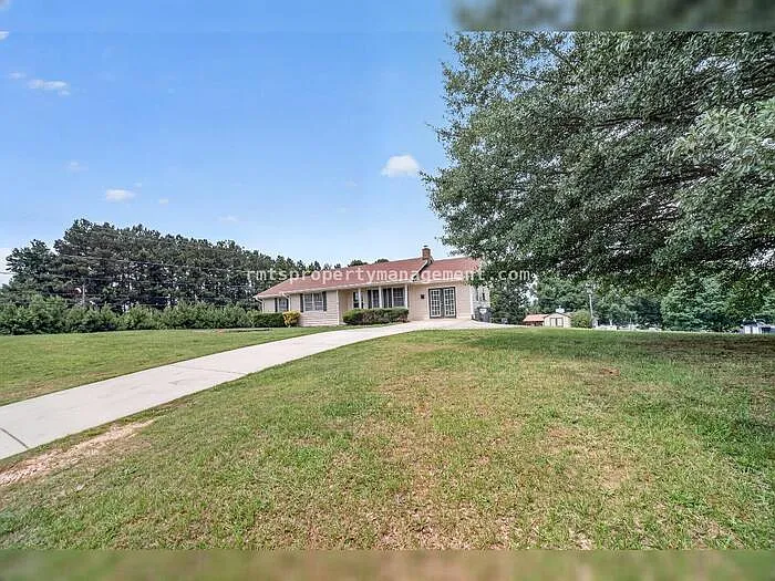 2591 Doc Hughes Rd — Photo 2