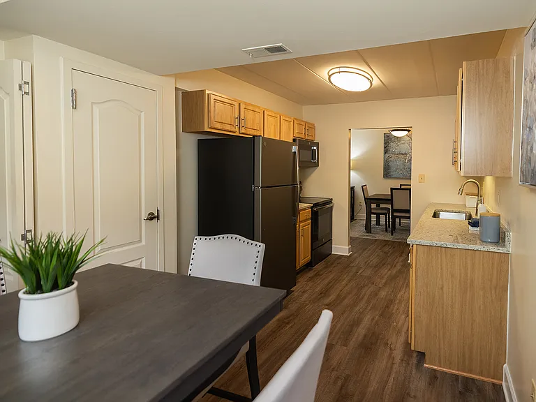 Ivy Hall Apartments — Photo 37