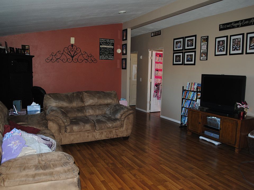 2nd image of 570 Merchants Rd