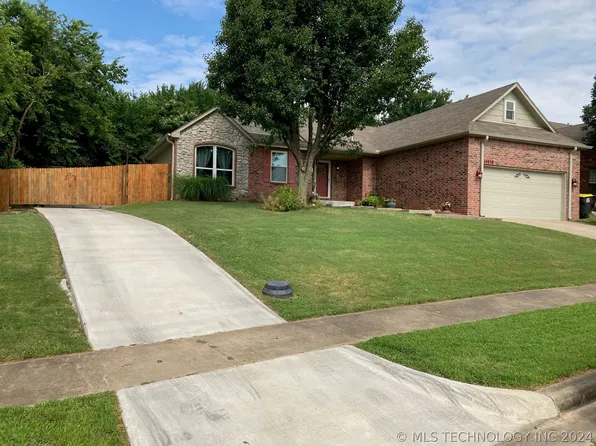 14038 S 298th East Ave, Coweta, OK 74429