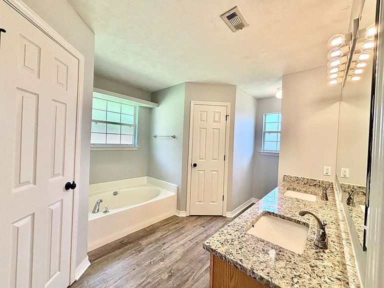 4734 Autumndale Dr — Photo 9