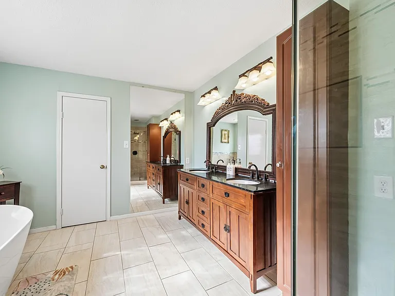 12800 Briar Forest Dr #106 — Photo 22