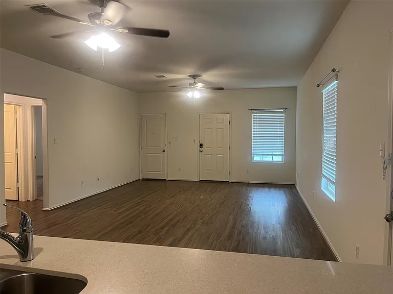117 Galaxy Way — Photo 4