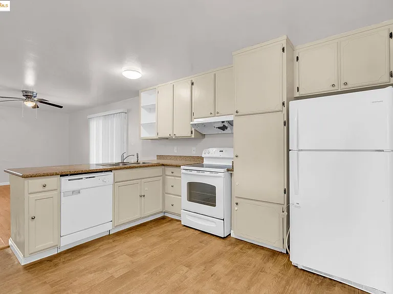1209 Tulip Dr #1209 — Photo 36