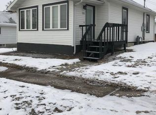 215 10th Ave SE, Minot, ND 58701