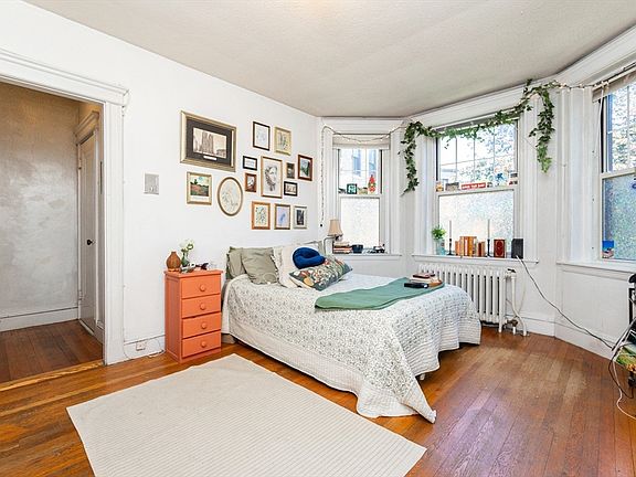 3rd image of 118 Riverway APT 22