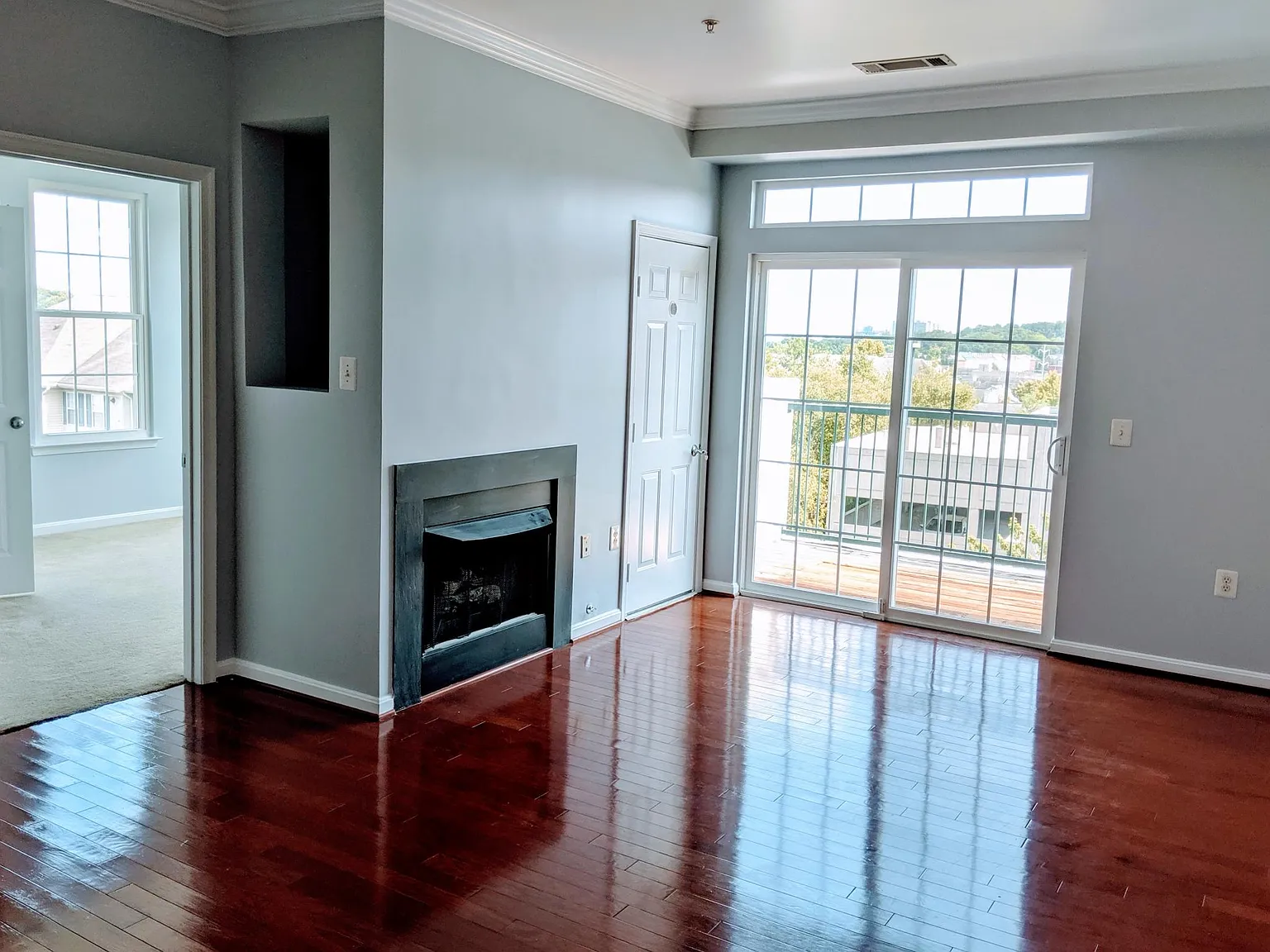 2465 Army Navy Dr — Photo 4