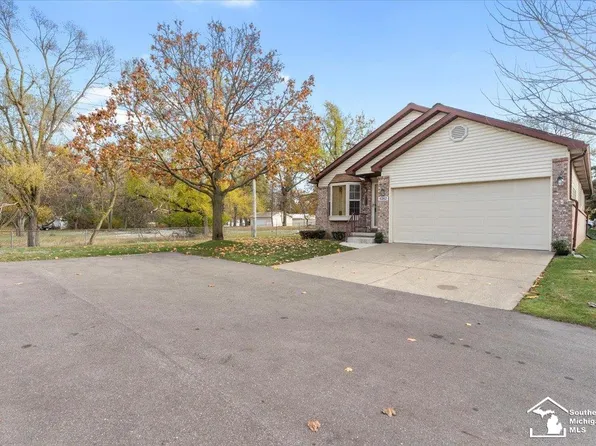 6262 E Morgan Cir, Westland, MI 48185