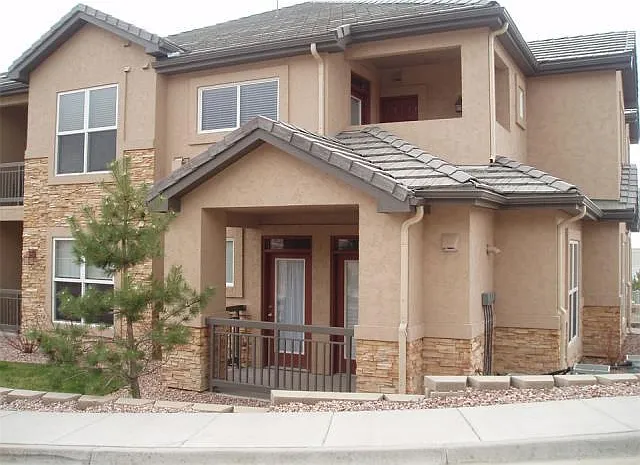 555 Cougar Bluff Point #101 — Photo 1