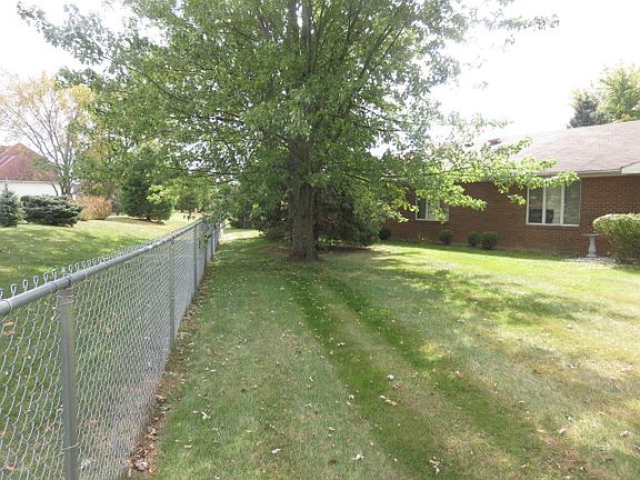 4th image of 1130 Blois Dr