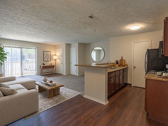 5th image of 1135 Suncrest Cir #1106A