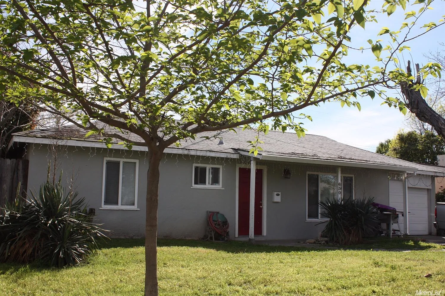 630 Acacia Ave photo 1