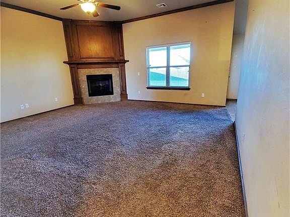 5th image of 221 SW 148th St