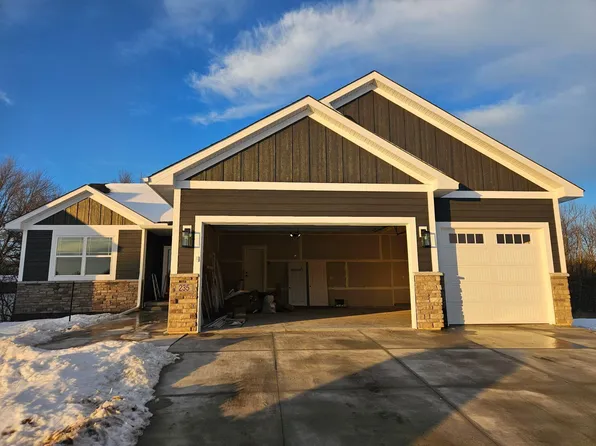 235 10th Ave NE, Hutchinson, MN 55350