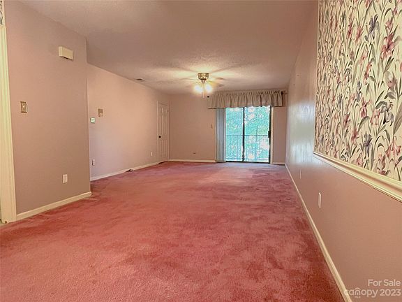 5th image of 851 Nottingham Dr APT 77