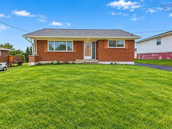 6 Hillier St, Glace Bay, NS B1A 1A4