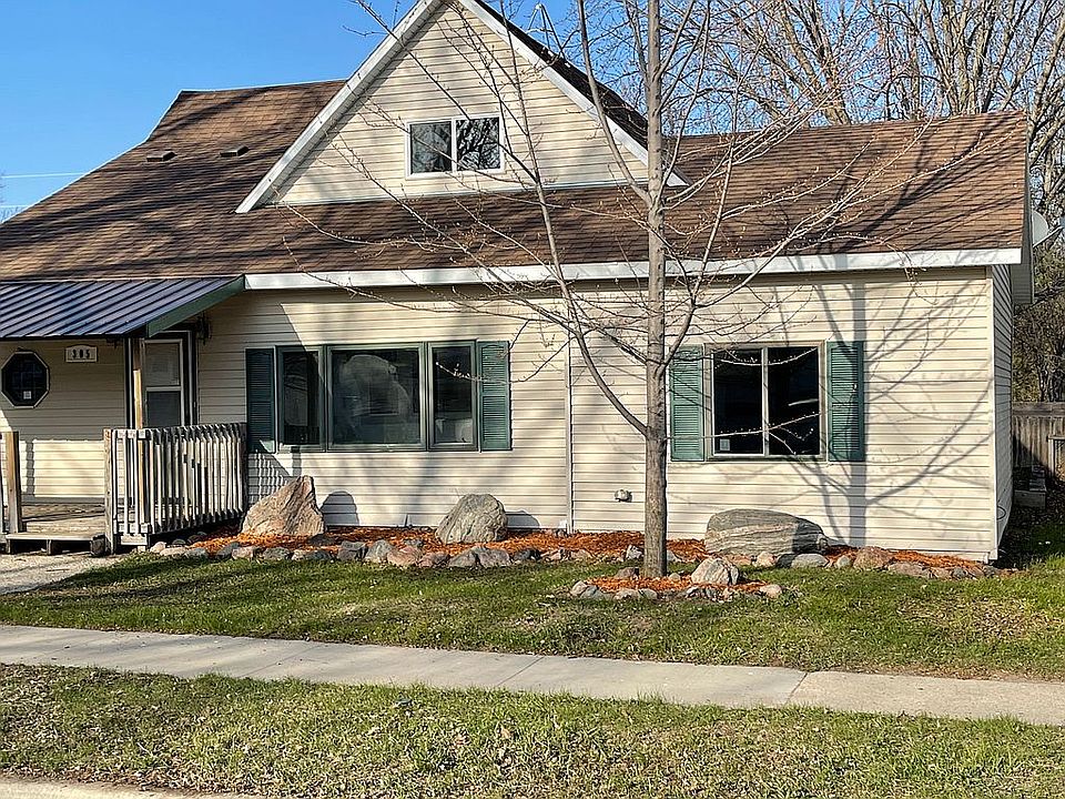 1st image of 305 2nd St S