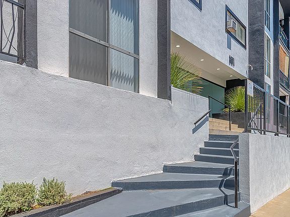 4th image of 8011 W Romaine St #103