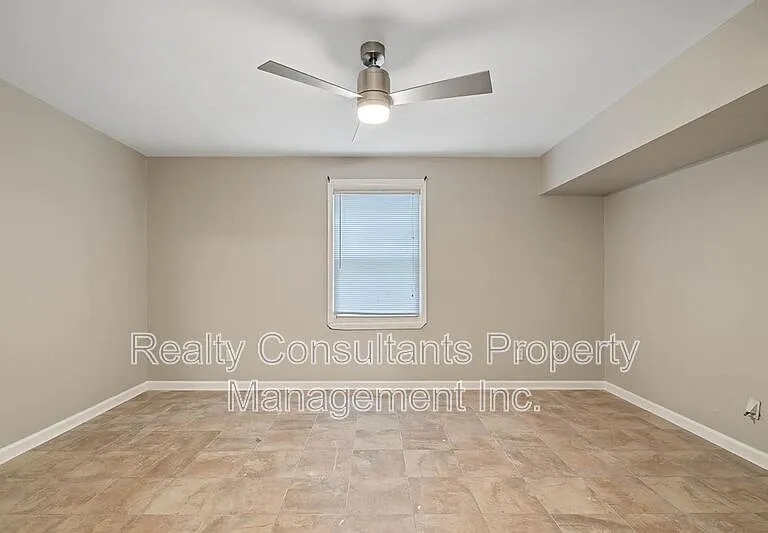 604 E Iredell Ave #2 — Photo 6