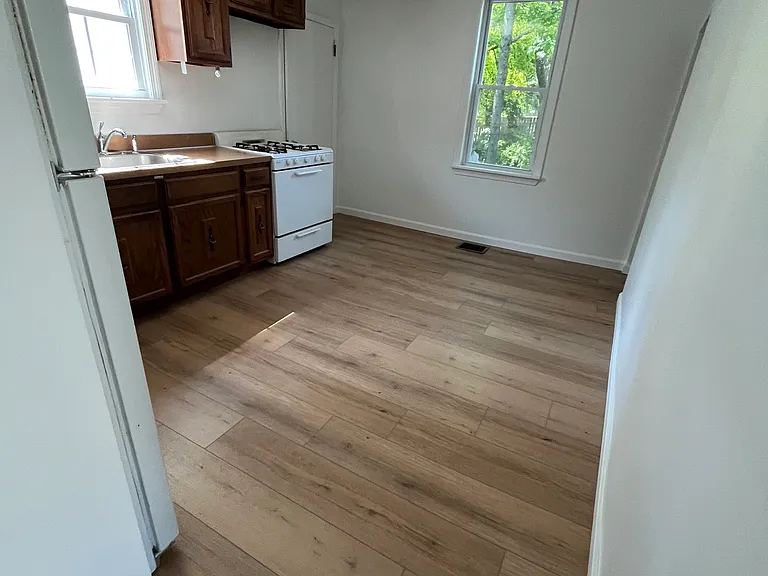 22 Central Ave — Photo 2