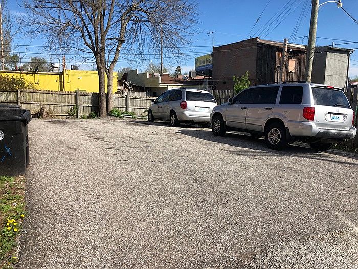 2nd image of 3705 Briarbridge Ln APT 4