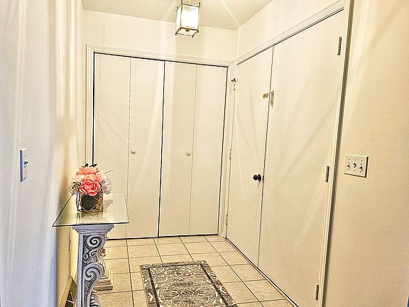 4th image of 506 Kathnor Ln