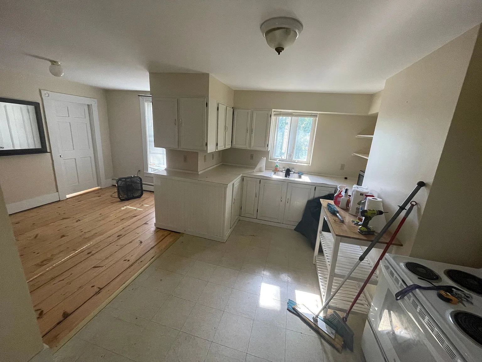 2 bed, 921 sqft, $1,950 — Photo 1