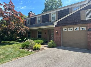 1040 Wade Ln, Oakmont, PA 15139