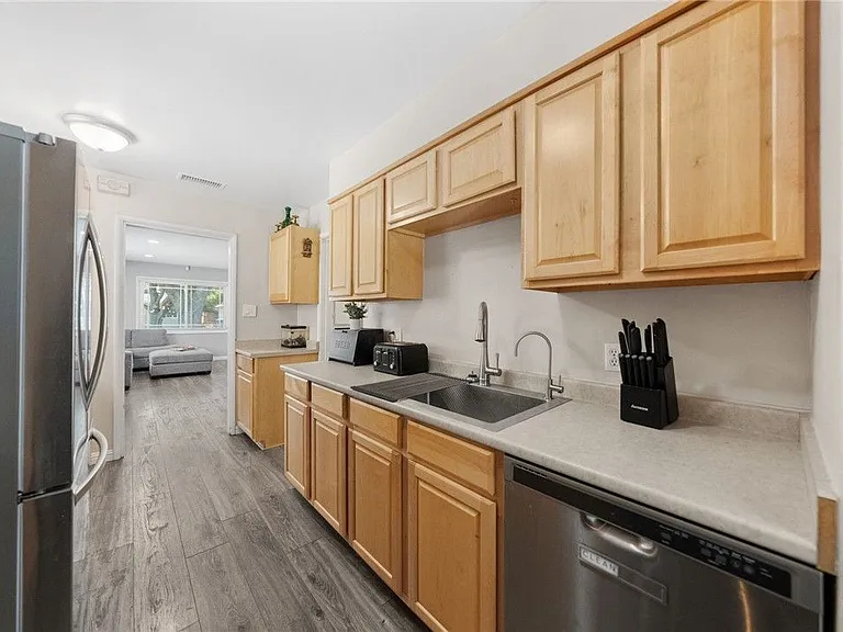 4869 Serrano Pl — Photo 19