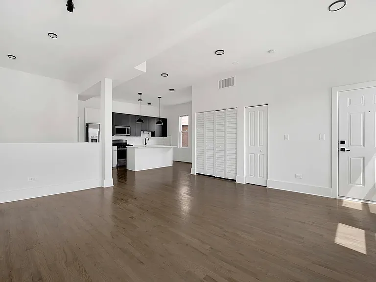 1813 W 21st St #2R — Photo 6