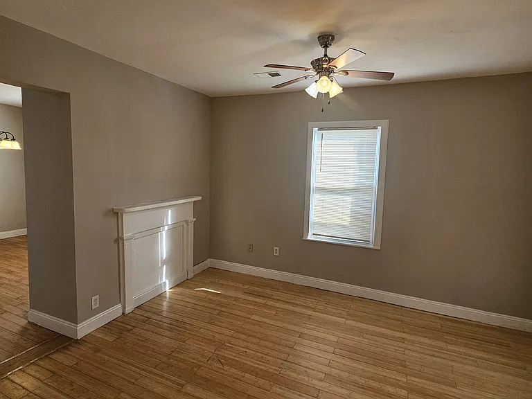 809 Eastern Ave — Photo 5