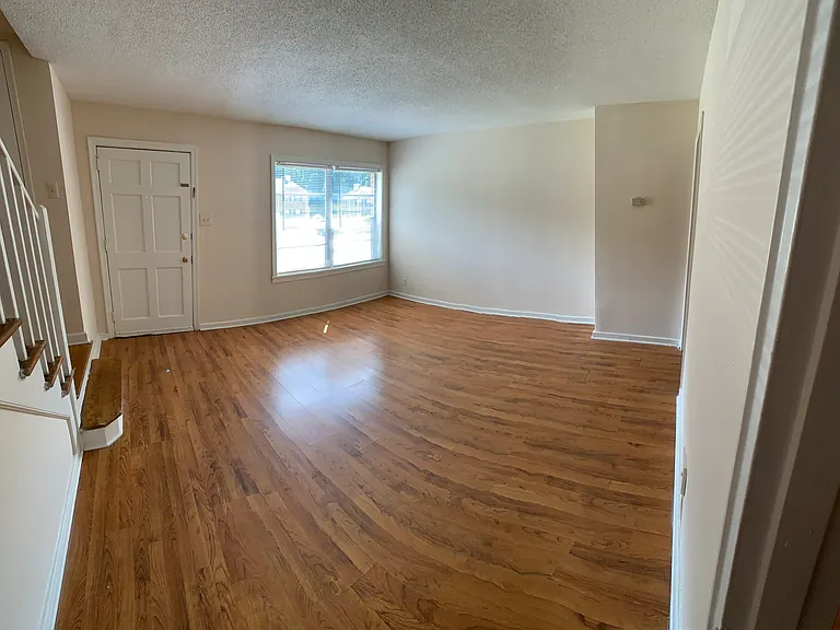 1683 Valley Ave — Photo 9