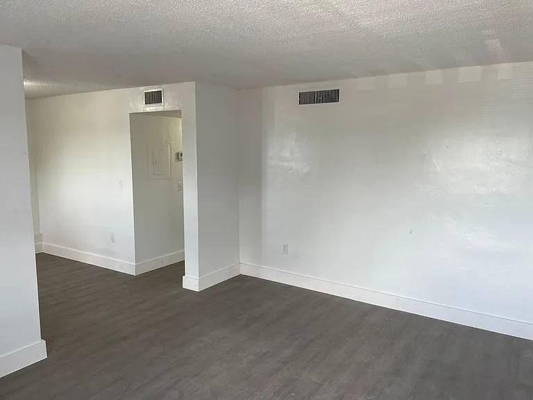 Cielo Apartments — Photo 8