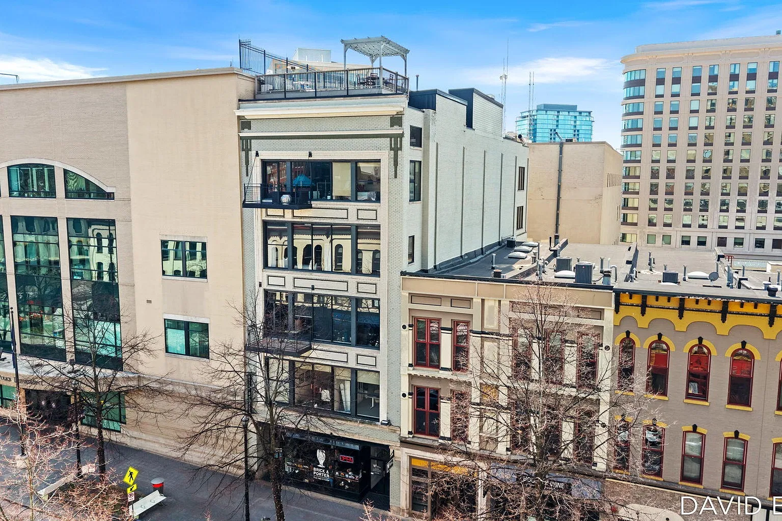 49 Monroe Center St NW — Photo 1