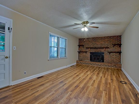 3rd image of 11205 Mountaincrest Dr SE