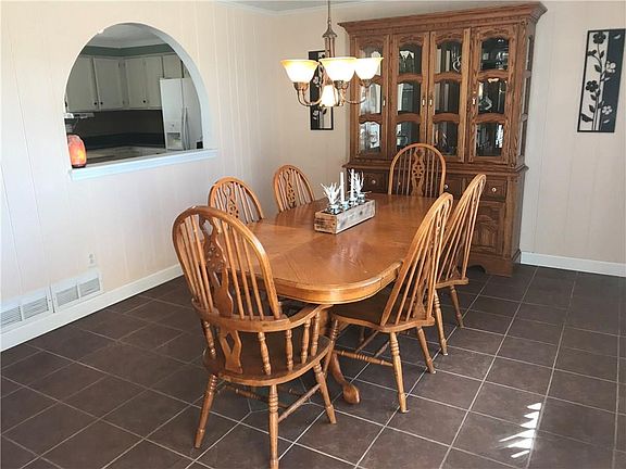 2nd image of 70 Craftwood Ln