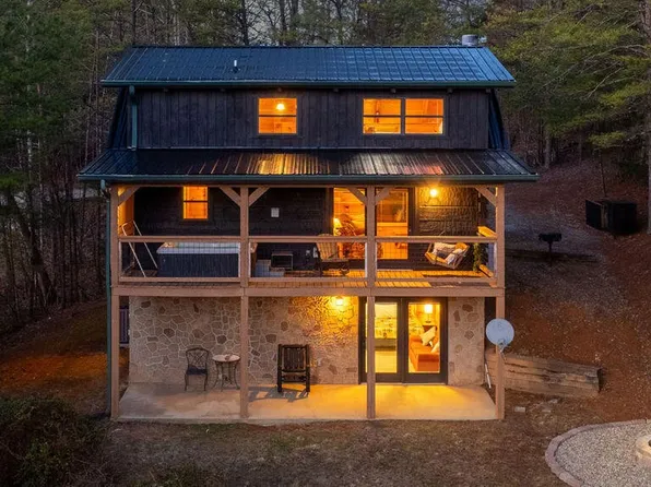 4210 Mountain Rest Way, Sevierville, TN 37876