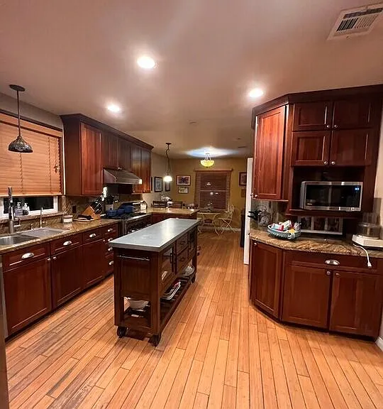 5416 Morella Ave — Photo 3