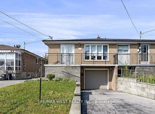 136 Duncanwoods Dr, Toronto, ON M9L 2E1